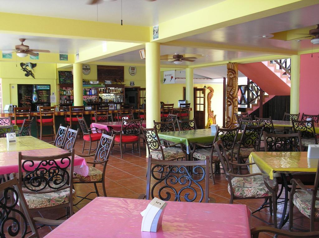 Alan'S Paradise Hotel Placencia Exterior photo