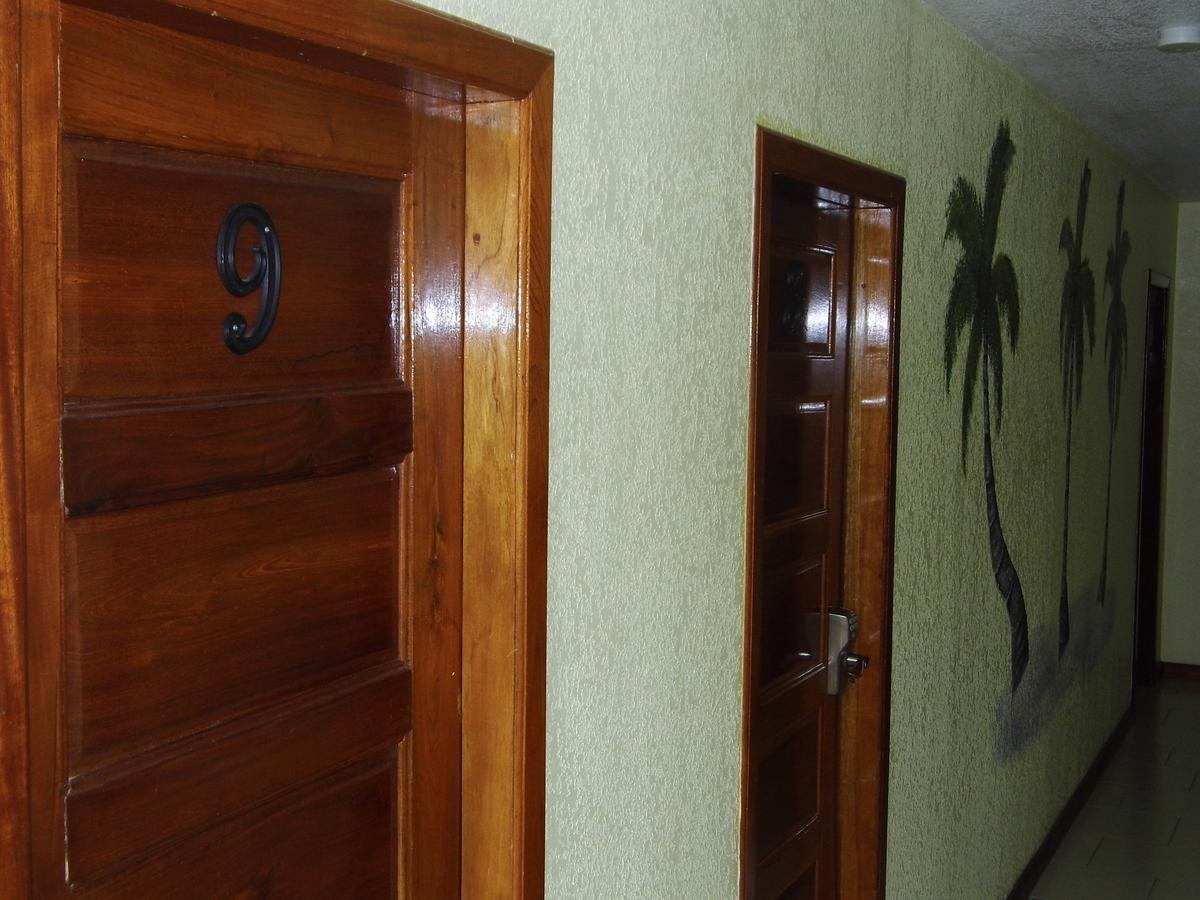 Alan'S Paradise Hotel Placencia Exterior photo